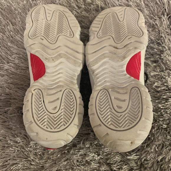 Air Jordan Future Sneakers - Picture 4 of 7